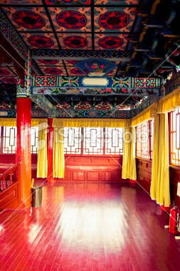 ist2_6869110-traditional-chinese-interior.jpg